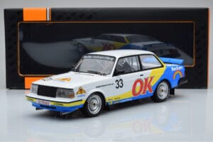 Volvo 240 Turbo Beckers #33 Andersson / Petersson / Linder ETCC Zolder 1985 IXO 1:18 18RMC105B Métal Moulé — image 6 sur 6