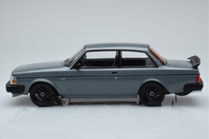 Volvo 240 Turbo Gris IXO 1:18 18CMC089 Métal Moulé — image 3 sur 6