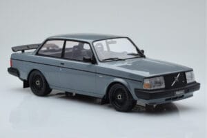 Volvo 240 Turbo Gris IXO 1:18 18CMC089 Métal Moulé — image 4 sur 6