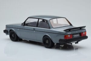 Volvo 240 Turbo Gris IXO 1:18 18CMC089 Métal Moulé — image 5 sur 6