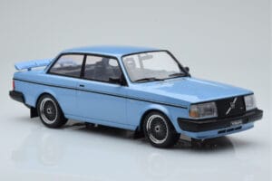 Volvo 240 Turbo Bleu Clair IXO 1:18 18MCC090 Métal Moulé — image 4 sur 6