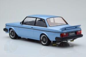 Volvo 240 Turbo Bleu Clair IXO 1:18 18MCC090 Métal Moulé — image 5 sur 6