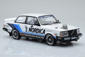 Volvo 240 Turbo Nordica #2 U. Granberg / T. Lindstrom ETCC Brno 1986 IXO 1:18 18RMC088 Métal Moulé — image 4 sur 6