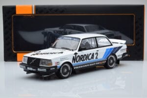 Volvo 240 Turbo Nordica #2 U. Granberg / T. Lindstrom ETCC Brno 1986 IXO 1:18 18RMC088 Métal Moulé — image 6 sur 6