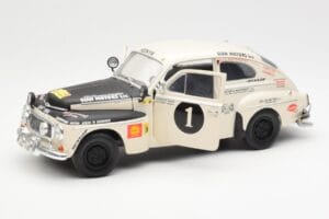 Volvo PV 544 Rally Revell 1:18 8922 Métal Moulé — image 2 sur 8