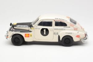 Volvo PV 544 Rally Revell 1:18 8922 Métal Moulé — image 4 sur 8