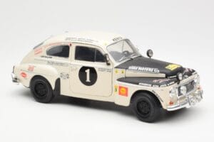 Volvo PV 544 Rally Revell 1:18 8922 Métal Moulé — image 6 sur 8