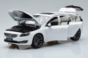Volvo V60 D3 Crystal Blanc FAW 1:18 9430840 Métal Moulé — image 2 sur 7