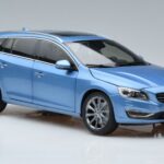 Volvo V60 D3 Power Bleu FAW 1:18 9430839 Métal Moulé - image 5 of 7