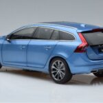 Volvo V60 D3 Power Bleu FAW 1:18 9430839 Métal Moulé - image 6 of 7