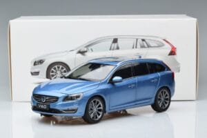 Volvo V60 D3 Power Bleu FAW 1:18 9430839 Métal Moulé — image 7 sur 7