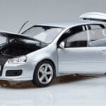 Volkswagen Golf GTI Mk5 Pirelli Edition Argent Norev 1:18 188425 Métal Moulé - image 2 of 7