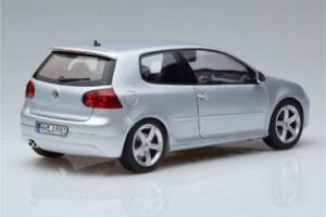 Volkswagen Golf GTI Mk5 Pirelli Edition Argent Norev 1:18 188425 Métal Moulé — image 3 sur 7