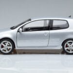 Volkswagen Golf GTI Mk5 Pirelli Edition Argent Norev 1:18 188425 Métal Moulé - image 4 of 7