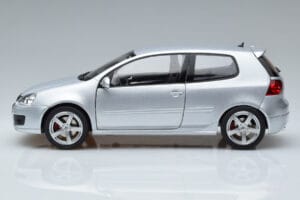 Volkswagen Golf GTI Mk5 Pirelli Edition Argent Norev 1:18 188425 Métal Moulé — image 4 sur 7