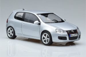 Volkswagen Golf GTI Mk5 Pirelli Edition Argent Norev 1:18 188425 Métal Moulé — image 5 sur 7
