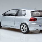 Volkswagen Golf GTI Mk5 Pirelli Edition Argent Norev 1:18 188425 Métal Moulé - image 6 of 7