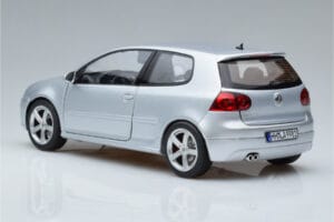 Volkswagen Golf GTI Mk5 Pirelli Edition Argent Norev 1:18 188425 Métal Moulé — image 6 sur 7