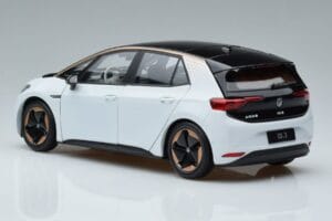 Volkswagen ID.3 Blanc FAW 1:18 ZVN000001WEI Métal Moulé — image 6 sur 7