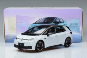 Volkswagen ID.3 Blanc FAW 1:18 ZVN000001WEI Métal Moulé — image 7 sur 7
