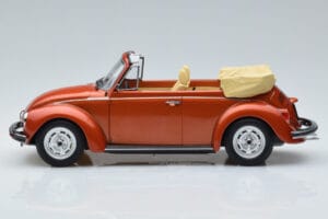 Volkswagen Beetle 1303 Cabriolet Orange Norev 1:18 188526 Métal Moulé — image 3 sur 6
