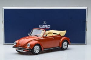 Volkswagen Beetle 1303 Cabriolet Orange Norev 1:18 188526 Métal Moulé — image 6 sur 6