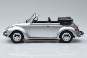Volkswagen Beetle 1303 Cabriolet Argent Norev 1:18 188530 Métal Moulé — image 3 sur 6