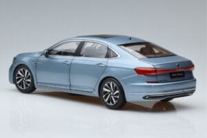 Volkswagen Passat B8 Bleu FAW 1:18 ZVF000003A Métal Moulé — image 6 sur 7