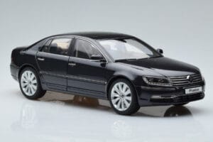 Volkswagen Phaeton V6 Mazeppa Gris Kyosho 1:18 08831MBK Métal Moulé — image 6 sur 9