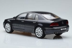 Volkswagen Phaeton V6 Mazeppa Gris Kyosho 1:18 08831MBK Métal Moulé — image 7 sur 9