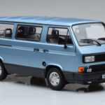 Volkswagen T3 Multivan Bleu Norev 1:18 - image 4 of 6