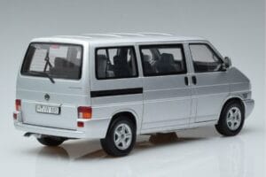 Volkswagen T4b Transporter Caravelle Minibus Schuco 1:18 450041500 Métal Moulé — image 3 sur 8