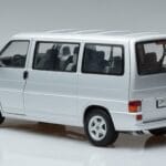 Volkswagen T4b Transporter Caravelle Minibus Schuco 1:18 450041500 Métal Moulé - image 7 of 8