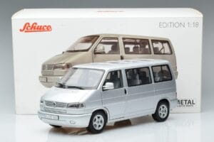 Volkswagen T4b Transporter Caravelle Minibus Schuco 1:18 450041500 Métal Moulé — image 8 sur 8