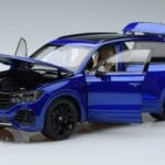 Volkswagen Touareg CR Bleu FAW 1:18 LTC761021BLU Métal Moulé - image 2 of 7