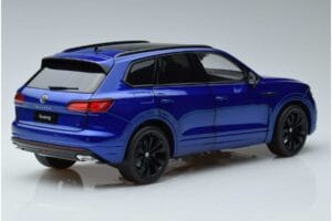 Volkswagen Touareg CR Bleu FAW 1:18 LTC761021BLU Métal Moulé — image 3 sur 7