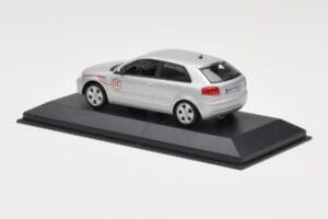Audi A3 8P Argent Prototype Minichamps 1:43 5010503013 Métal Moulé — image 3 sur 4