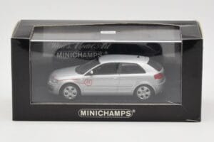 Audi A3 8P Argent Prototype Minichamps 1:43 5010503013 Métal Moulé — image 4 sur 4