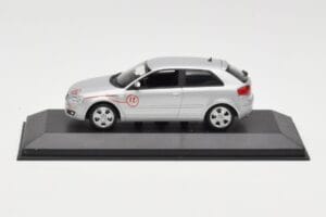 Audi A3 8P Argent Prototype Minichamps 1:43 5010503013 Métal Moulé