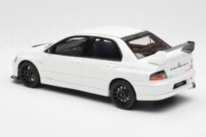 Mitsubishi Lancer Evo VIII MR FQ-400 Blanc Otto 1:18 OT777 Résine — image 5 sur 6