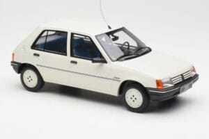 Peugeot 205 Junior Blanc Otto 1:18 OT463 Résine — image 4 sur 6