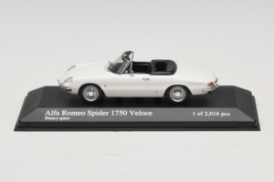 Alfa Romeo 1750 Spider Veloce Blanc Minichamps 1:43 400120530 Métal Moulé