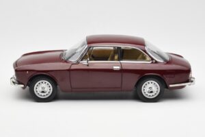 Alfa Romeo 2000 GTV Rouge Bordeaux Norev 1:18 187916 Métal Moulé — image 4 sur 8