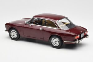 Alfa Romeo 2000 GTV Rouge Bordeaux Norev 1:18 187916 Métal Moulé — image 7 sur 8