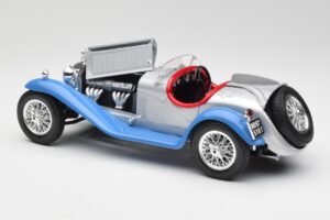 Alfa Romeo 2300 Spider Bleu Argenté Bburago 1:18 3008 Métal Moulé — image 5 sur 8