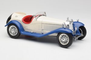 Alfa Romeo 2300 Spider Blanc & Bleu Bburago 1:18 3008-M1 Métal Moulé — image 4 sur 6