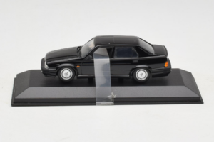 Alfa Romeo 75 3.0 V6 Noir Minichamps 1:43 403120463 Métal Moulé