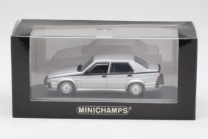 Alfa Romeo 75 3.0 V6 Argent Minichamps 1:43 400120461 Métal Moulé — image 4 sur 4