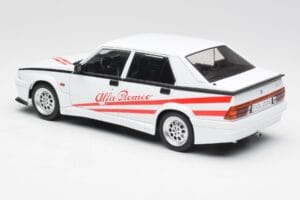 Alfa Romeo 75 Turbo Evoluzione Blanc MCG 1:18 MCG18430 Métal Moulé — image 5 sur 6