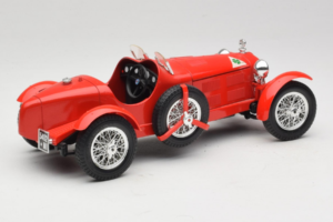 Alfa Romeo 8C 2300 Monza Rouge Bburago 1:18 3014 Métal Moulé — image 2 sur 6